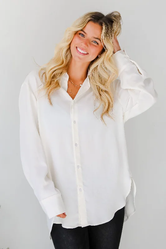 Women's Blouse with Wide CollarElegant Sensation Cream Oversized Button-Up Blouse