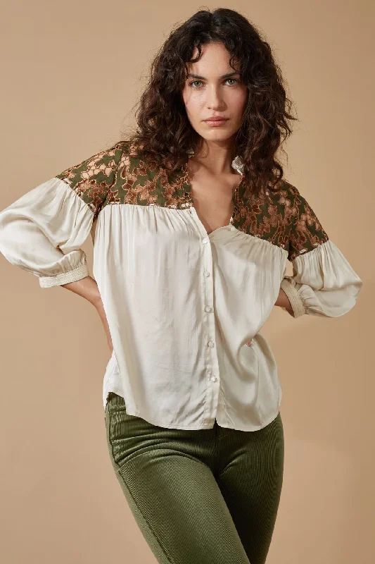 Women's Blouse with Peter Pan CollarMoonstruck Bonnie Shirt