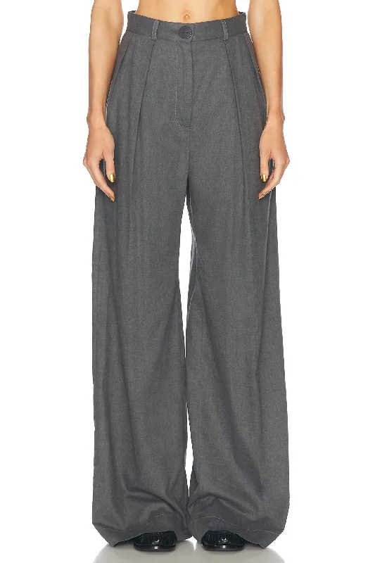 Women's Jodhpurs with Straight HemButton Pleated Trouser In Charcoal Flannel