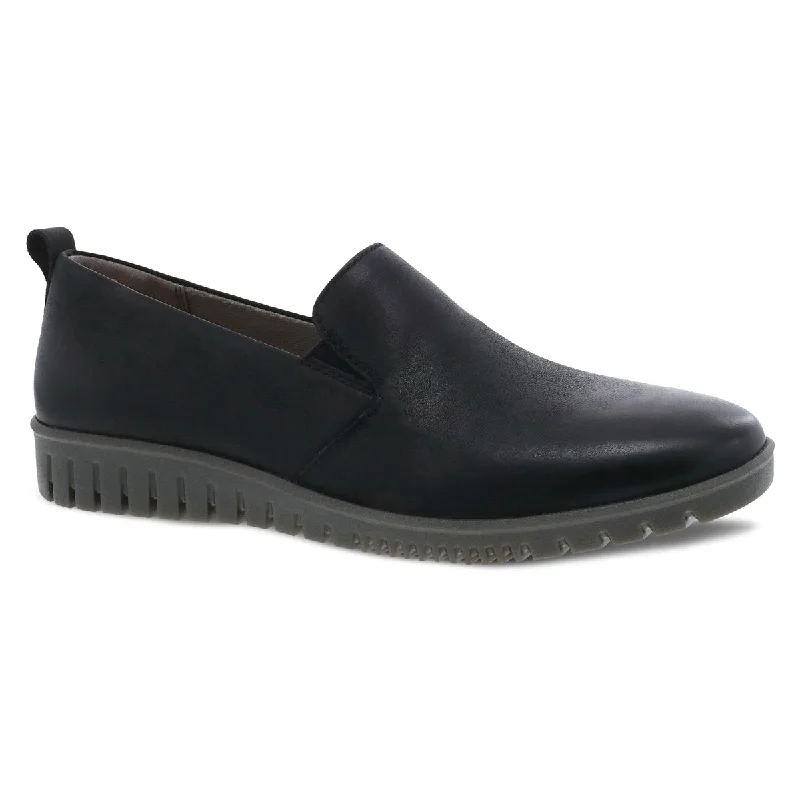 Women's Linley Burnished Claf Flat Shoe - Black