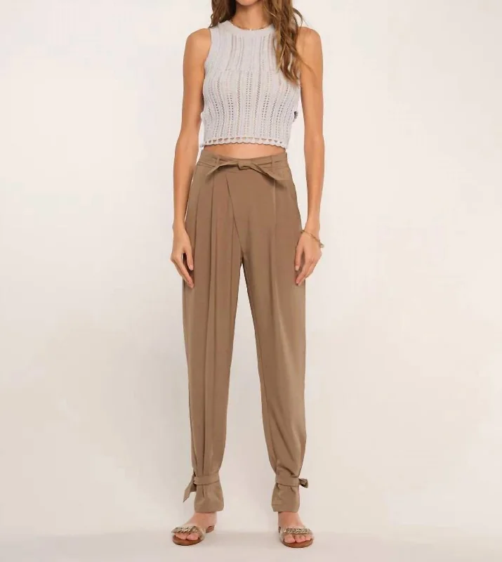 Women's Jodhpurs with Shirt CollarDeclan Pant In Brown