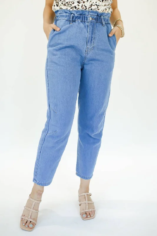 Women's Jodhpurs with Sweetheart CollarThe Dani Elastic Waist Jeans In Medium Wash