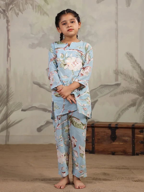 women's pajamas in bold patternsBlue Floral Printed Cotton Night Suit for Kids