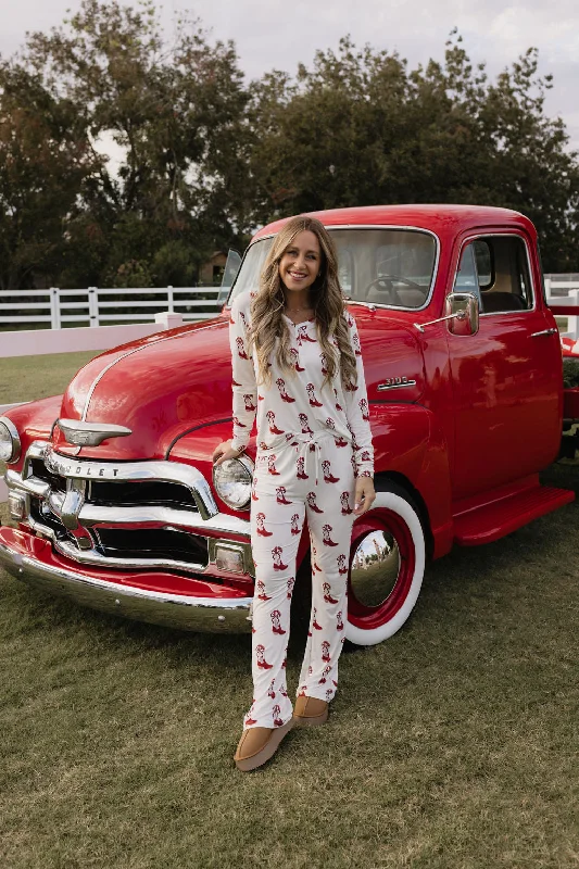 women's pajamas designed for those who believe in sweet dreams and cozy nights.Women's Bamboo Pajamas | Cowgirl Christmas